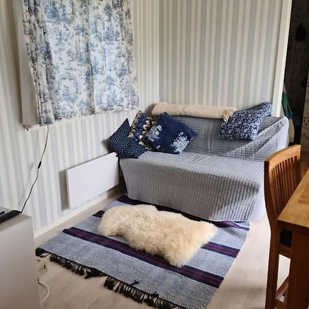 Foertjusande Gaesthus Med Parkering Fjällbacka Exterior foto
